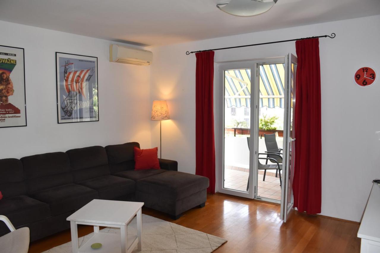 Apartman Tina Apartment Porec Bagian luar foto